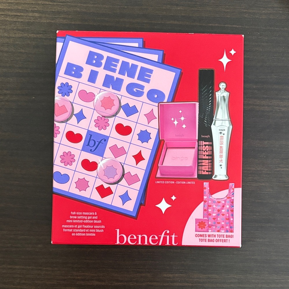 BENEFIT Gift Set